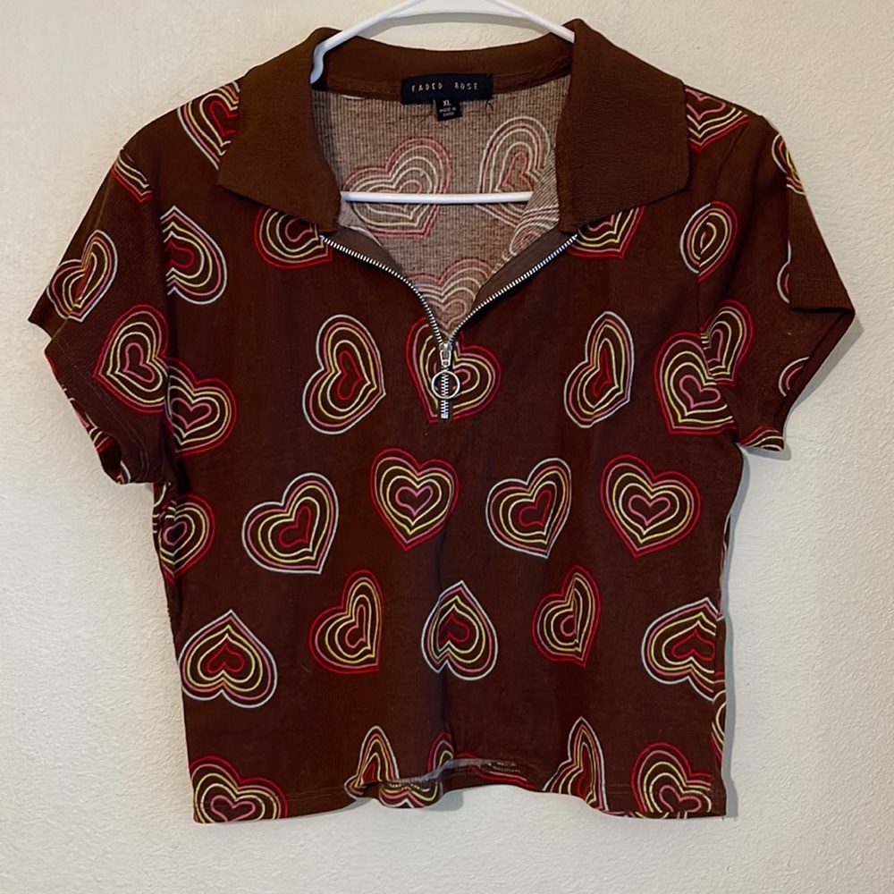 Size XL. Good material. Never worn.